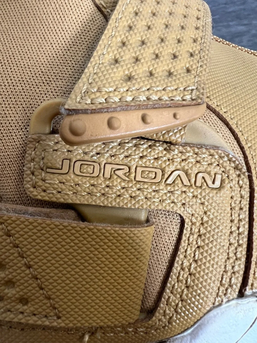 Air Jordan Trunner LX High in “Golden Harvest”